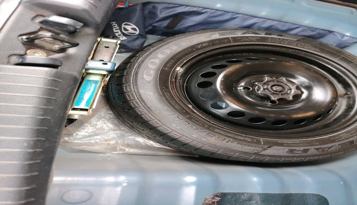 2019 Hyundai Grand i10 MAGNA AT 1.2 KAPPA VTVT, Petrol, Automatic, 37,553 km, tyre