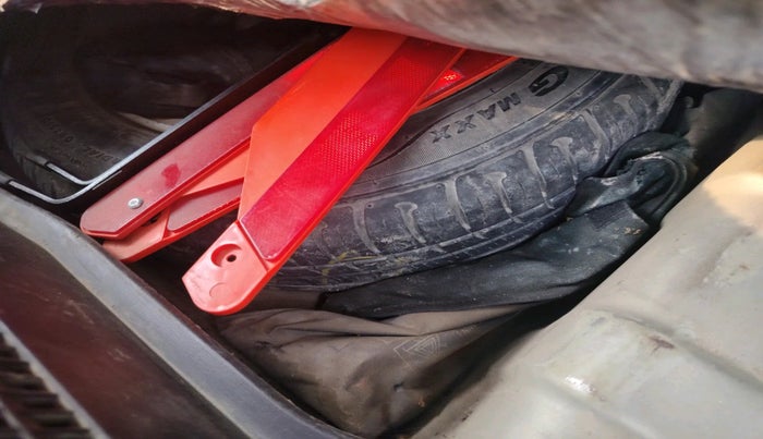 2010 Hyundai i20 SPORTZ 1.2, Petrol, Manual, 1,11,078 km, tyre