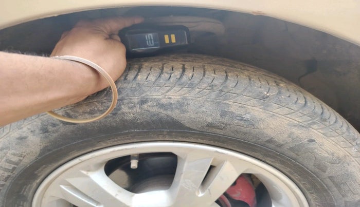 2010 Hyundai i20 SPORTZ 1.2, Petrol, Manual, 1,11,078 km, tyre