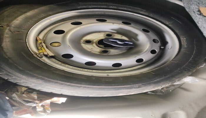 2020 Maruti Swift LXI, Petrol, Manual, 93,053 km, tyre