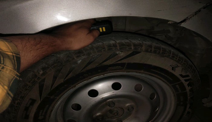 2020 Maruti Swift LXI, Petrol, Manual, 93,053 km, tyre