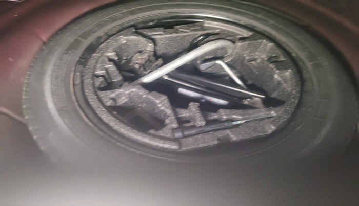 2014 Skoda Superb ELEGANCE 1.8 TSI AT, Petrol, Automatic, 92,027 km, tyre