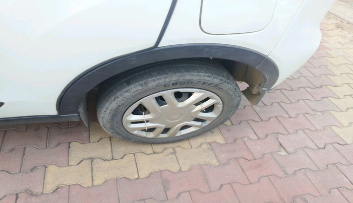 2020 Tata NEXON XM PETROL, Petrol, Manual, 42,940 km, tyre