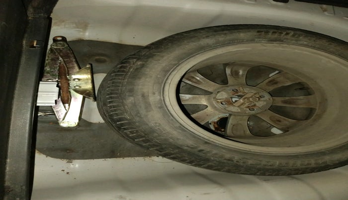 2013 Hyundai Verna FLUIDIC 1.6 VTVT SX, Petrol, Manual, 59,967 km, tyre