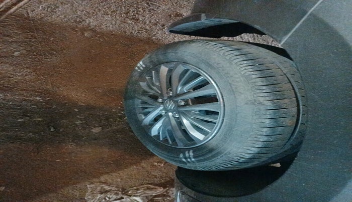 2021 Maruti Ertiga ZXI+ SHVS, Petrol, Manual, 30,770 km, tyre