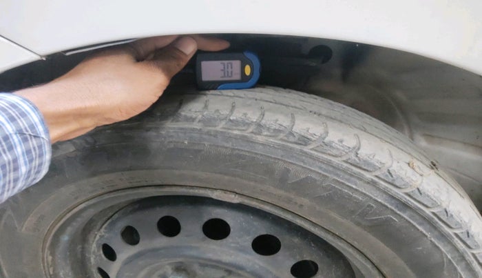 2016 Maruti Wagon R 1.0 VXI AMT, Petrol, Automatic, 84,921 km, tyre