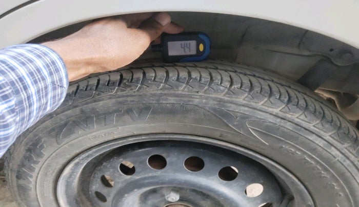 2016 Maruti Wagon R 1.0 VXI AMT, Petrol, Automatic, 84,921 km, tyre