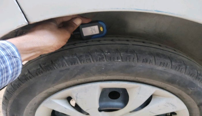 2016 Maruti Wagon R 1.0 VXI AMT, Petrol, Automatic, 84,921 km, tyre