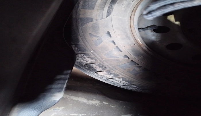 2016 Maruti Swift Dzire LDI, Diesel, Manual, 1,31,748 km, tyre