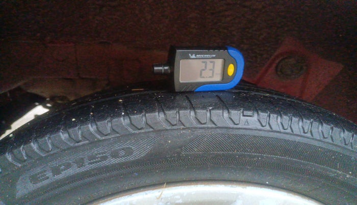 2013 Hyundai Santro Xing GL PLUS, Petrol, Manual, 8,88,105 km, tyre