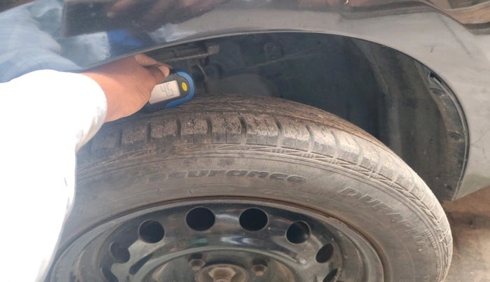 2017 Ford New Figo TREND 1.2 PETROL, Petrol, Manual, 1,00,230 km, tyre