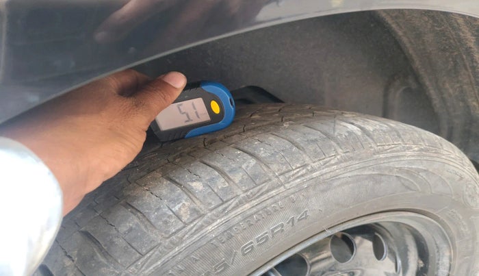 2017 Ford New Figo TREND 1.2 PETROL, Petrol, Manual, 1,00,230 km, tyre