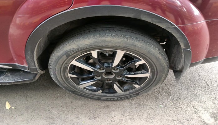 2019 Mahindra XUV500 W11, Diesel, Manual, 89,326 km, tyre