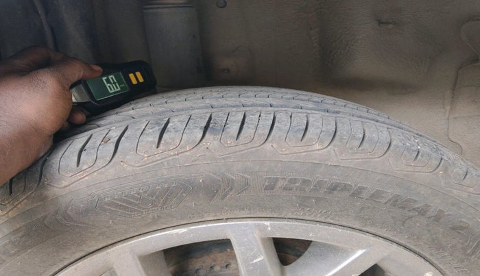 2013 Fiat Grand Punto EMOTION PACK 1.3, Diesel, Manual, 1,35,267 km, tyre