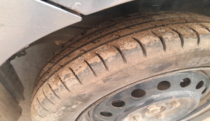 2012 Maruti Wagon R 1.0 VXI, Petrol, Manual, 1,16,974 km, tyre