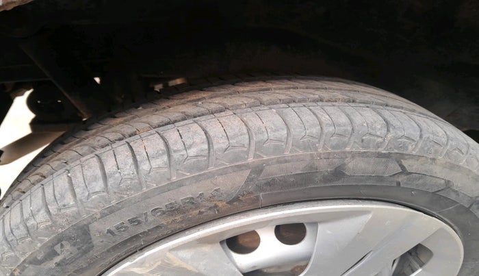 2012 Maruti Wagon R 1.0 VXI, Petrol, Manual, 1,16,974 km, tyre