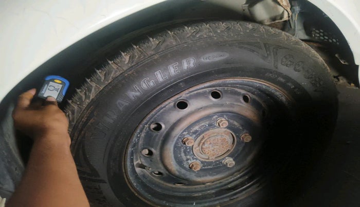 2011 Mahindra Scorpio SLE, Diesel, Manual, 1,22,071 km, tyre