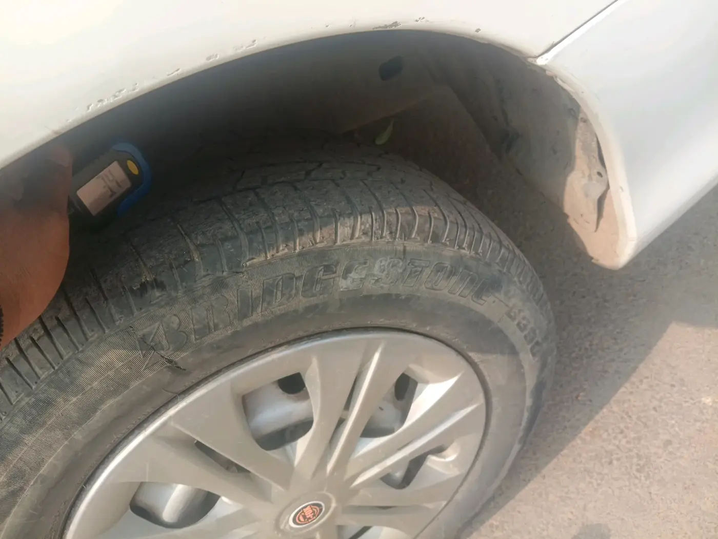 2016 Toyota Innova 2.5 G 7 STR, Diesel, Manual, 2,67,594 km, tyre