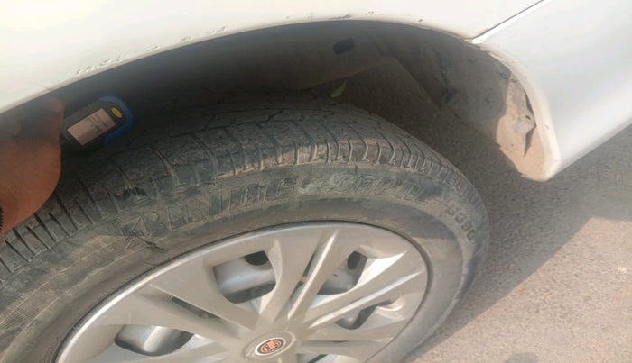 2016 Toyota Innova 2.5 G 7 STR, Diesel, Manual, 2,67,594 km, tyre