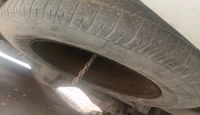 2016 Toyota Innova 2.5 G 7 STR, Diesel, Manual, 2,67,594 km, tyre