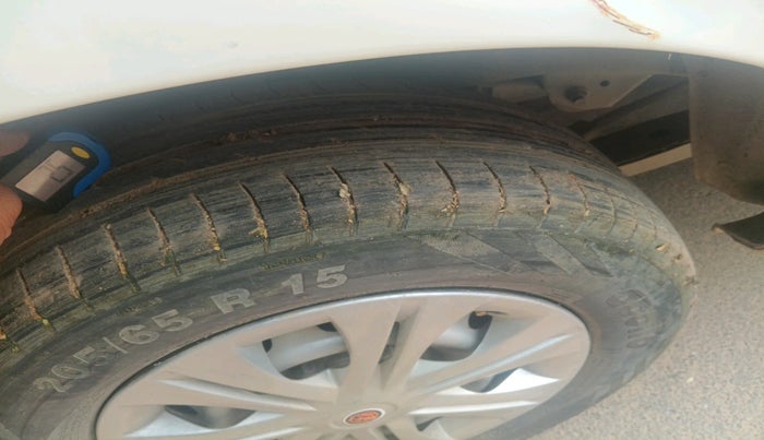 2016 Toyota Innova 2.5 G 7 STR, Diesel, Manual, 2,67,594 km, tyre