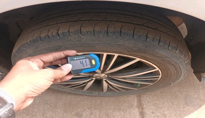 2019 Volkswagen Vento HIGHLINE PETROL AT, Petrol, Automatic, 79,661 km, tyre