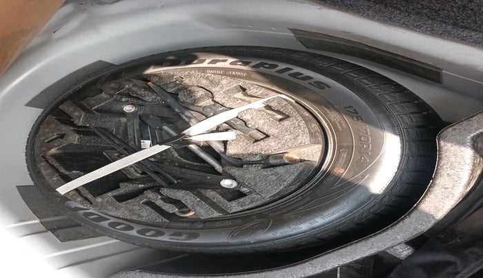 2019 Volkswagen Vento HIGHLINE PETROL AT, Petrol, Automatic, 79,661 km, tyre