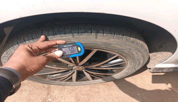 2019 Volkswagen Vento HIGHLINE PETROL AT, Petrol, Automatic, 79,661 km, tyre