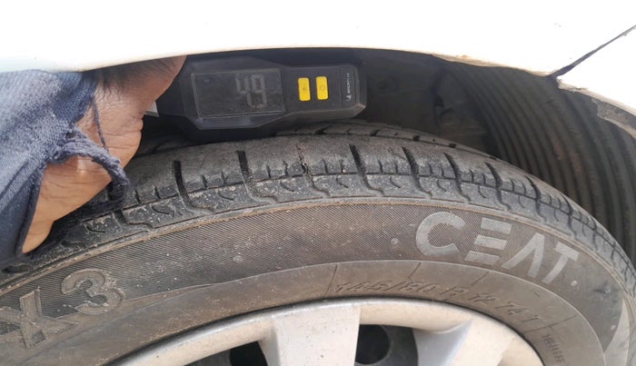 2016 Hyundai Eon ERA +, Petrol, Manual, 68,442 km, tyre