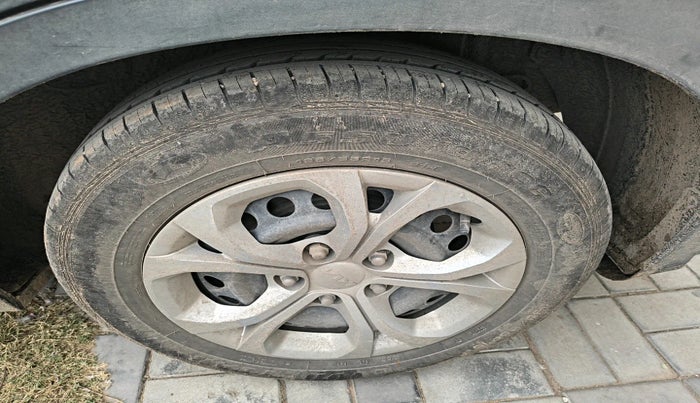 2022 KIA SONET HTE 1.2, Petrol, Manual, 66,033 km, tyre