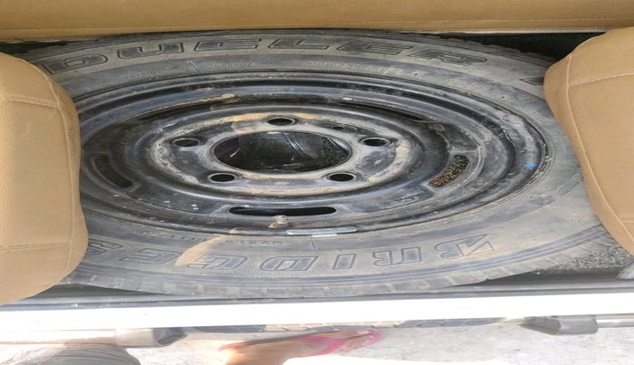 2023 Mahindra Bolero B6, Diesel, Manual, 74,216 km, tyre