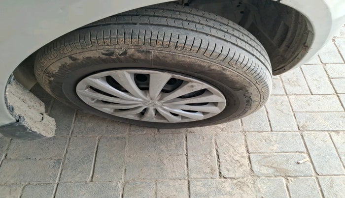 2017 Maruti Swift VDI, Diesel, Manual, 1,32,295 km, tyre