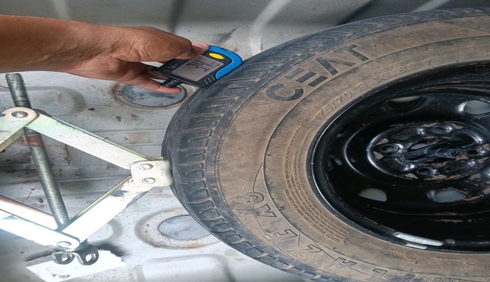 2012 Hyundai Accent EXECUTIVE, Petrol, Manual, 1,33,827 km, tyre