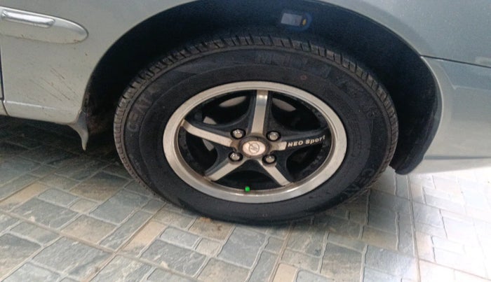 2012 Hyundai Accent EXECUTIVE, Petrol, Manual, 1,33,827 km, tyre