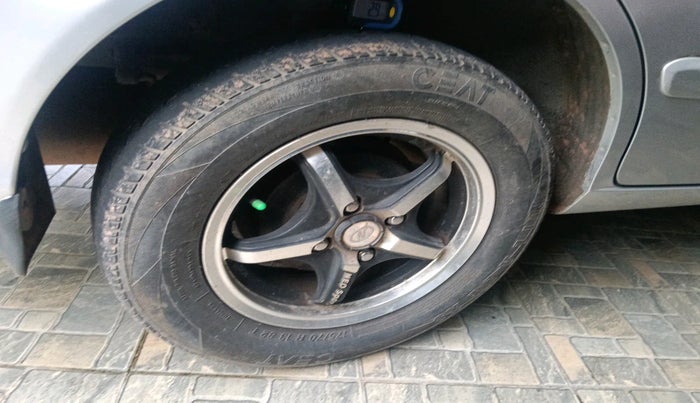 2012 Hyundai Accent EXECUTIVE, Petrol, Manual, 1,33,827 km, tyre