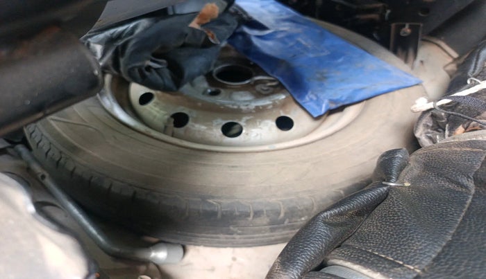 2017 Maruti Wagon R 1.0 LXI CNG, Petrol, Manual, 1,46,713 km, tyre