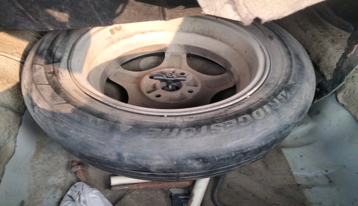 2010 Chevrolet Optra Magnum LT 2.0 TCDI, Diesel, Manual, 1,56,508 km, tyre