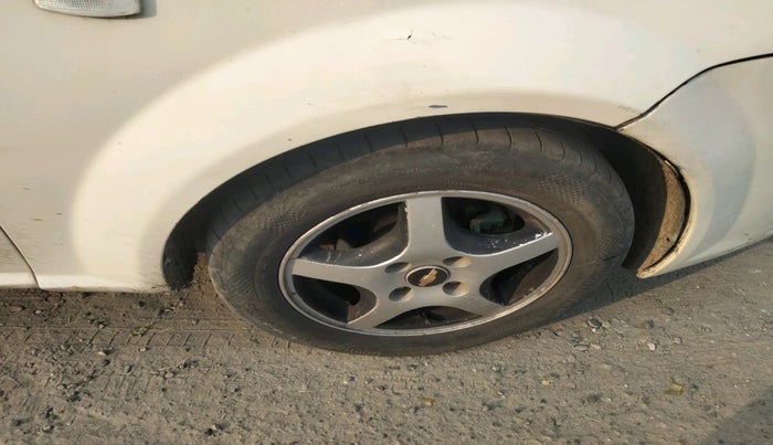 2010 Chevrolet Optra Magnum LT 2.0 TCDI, Diesel, Manual, 1,56,508 km, tyre