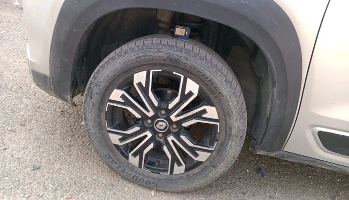 2021 Renault Kiger RXZ MT, Petrol, Manual, 42,365 km, tyre