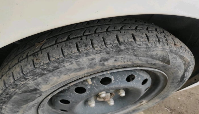 2019 Hyundai NEW SANTRO MAGNA, Petrol, Manual, 1,25,369 km, tyre