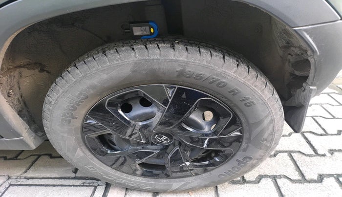 2024 Tata PUNCH ADVENTURE AMT, Petrol, Automatic, 16,249 km, tyre