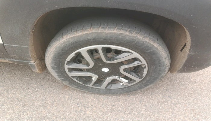 2022 Maruti BREZZA VXI SMART HYBRID, Petrol, Manual, 79,504 km, tyre