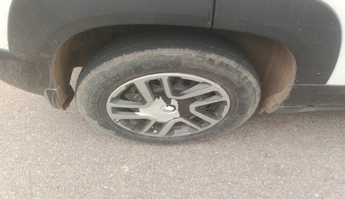 2022 Maruti BREZZA VXI SMART HYBRID, Petrol, Manual, 79,504 km, tyre