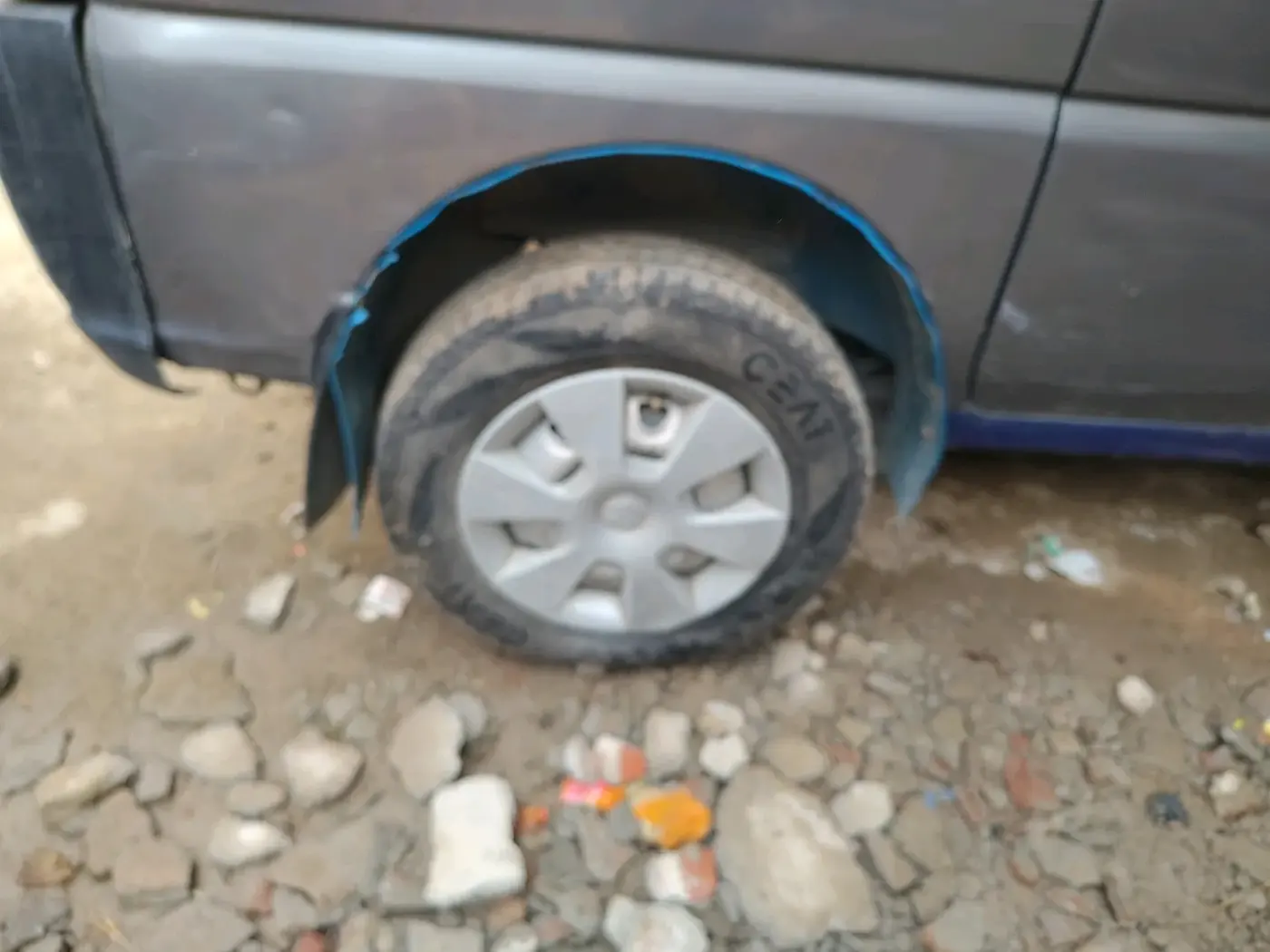 2018 Maruti Eeco 7 STR, Petrol, Manual, 2,00,000 km, tyre