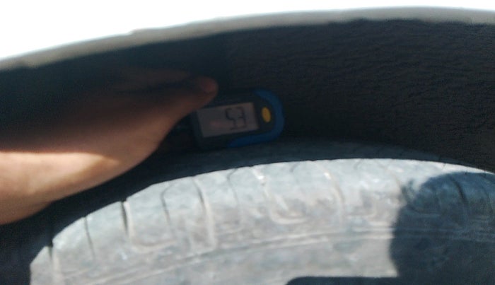 2014 Maruti Swift Dzire VXI, Petrol, Manual, 1,24,950 km, tyre