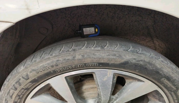 2015 Hyundai Verna FLUIDIC 4S 1.6 VTVT S(O), Petrol, Manual, 1,20,769 km, tyre