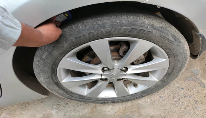 2012 Hyundai Verna FLUIDIC 1.6 CRDI SX, Diesel, Manual, 1,39,820 km, tyre