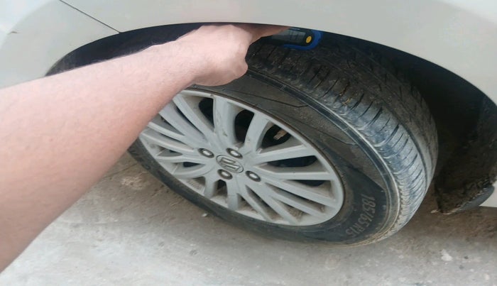 2018 Maruti Dzire ZXI AMT, Petrol, Automatic, 1,06,000 km, tyre