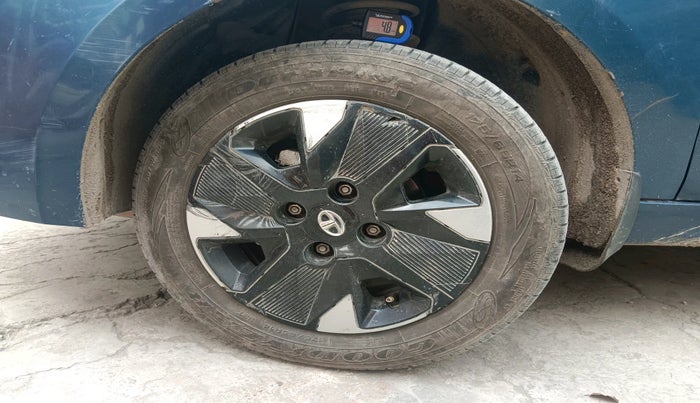 2023 Tata TIAGO EV XZ PLUS TECH LUX LONG RANGE, Electric, Automatic, 69,271 km, tyre