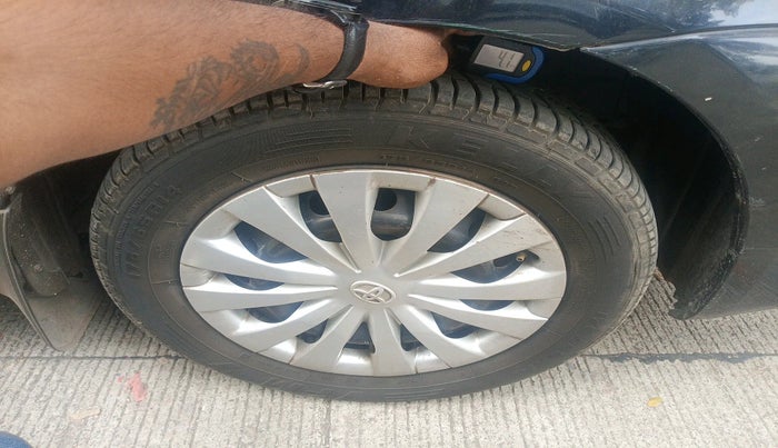 2012 Toyota Etios Liva GD, Diesel, Manual, 74,370 km, tyre